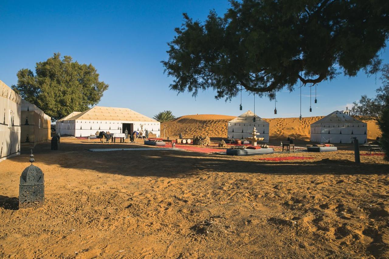 ホテルPrestigious Camp メルズーガ エクステリア 写真